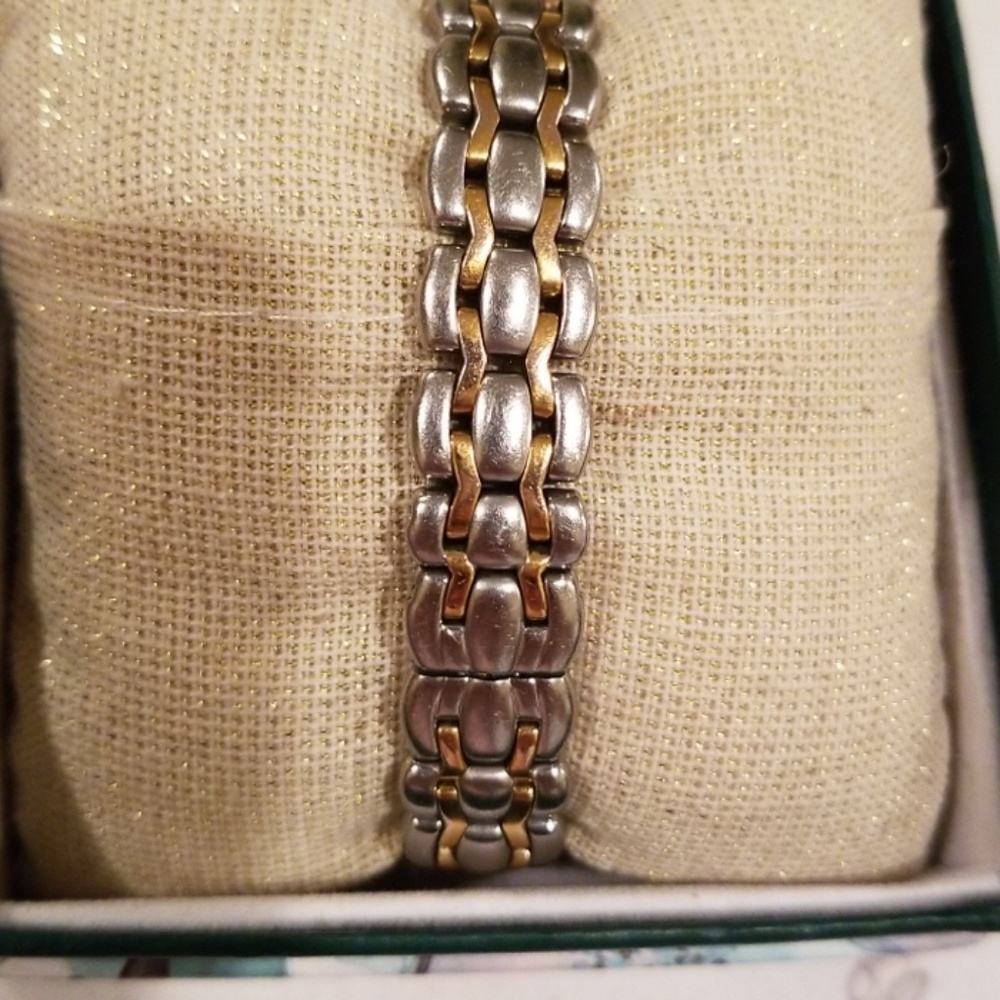 Watch - Picture 3 of 3